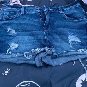 Arizona jean company denim shorts, barley worn size 7